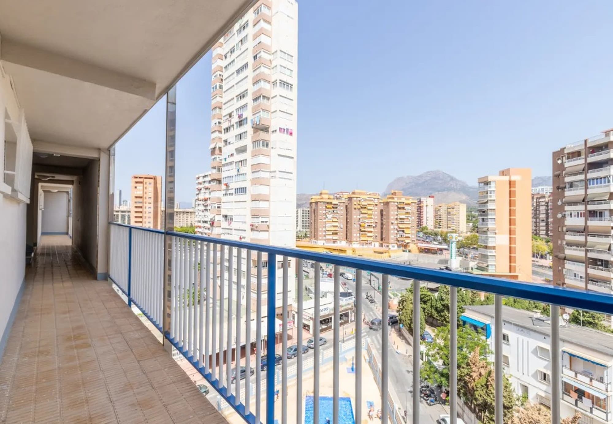 ACACIAS 1 LEVANTE AND POOL R190
