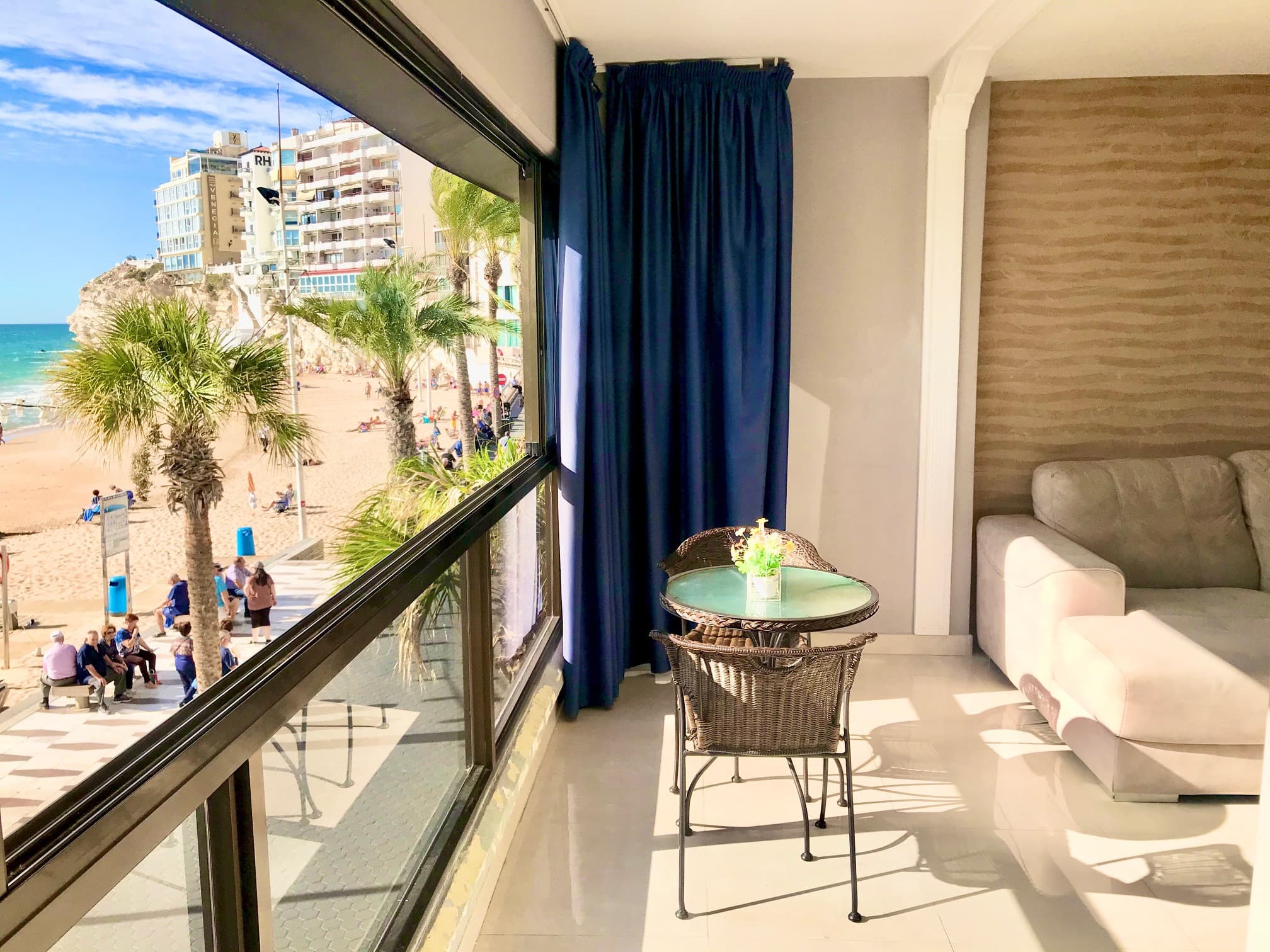 LEVANTE SEAFRONT BEACH BLUELINE R003