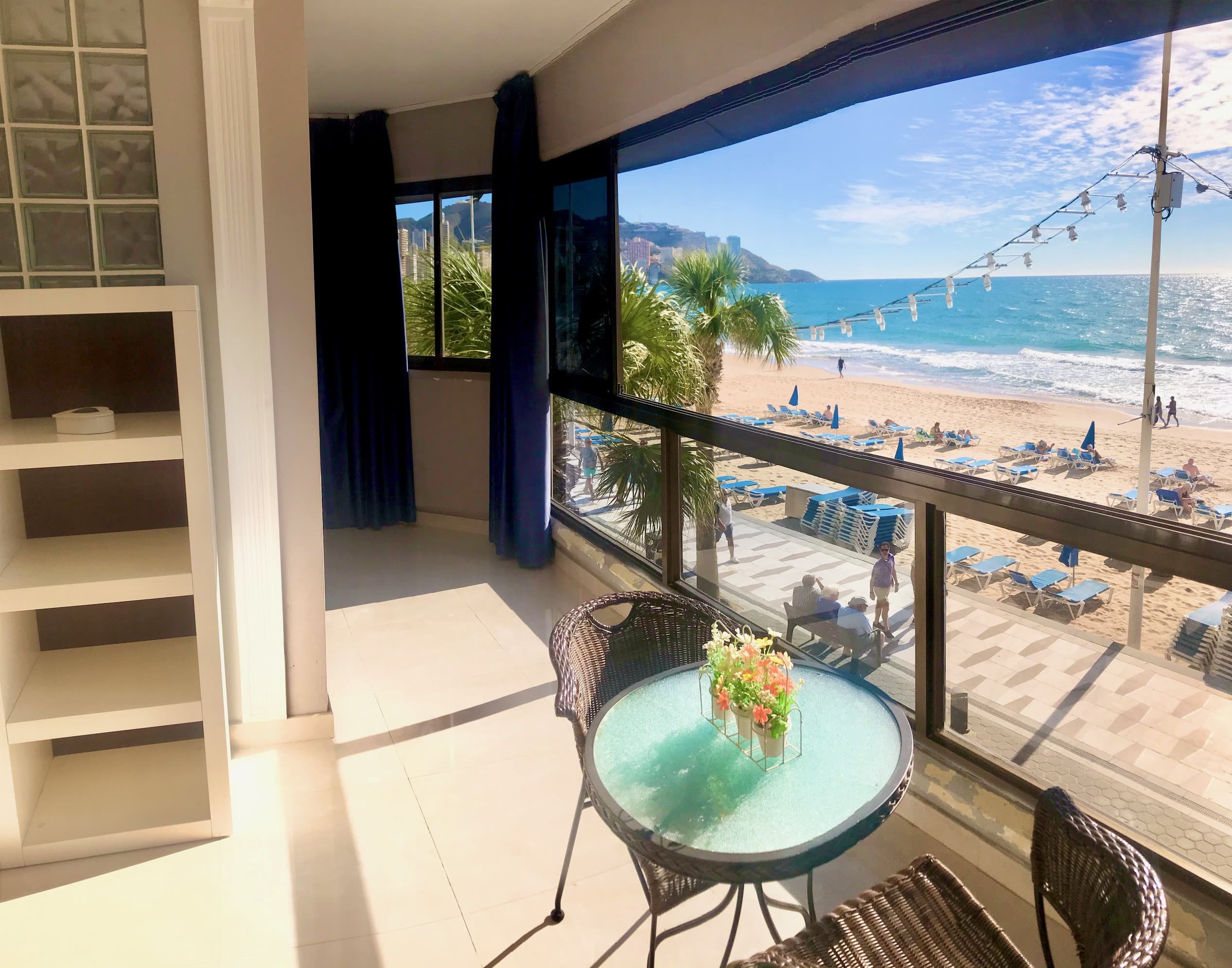 LEVANTE SEAFRONT BEACH BLUELINE R003