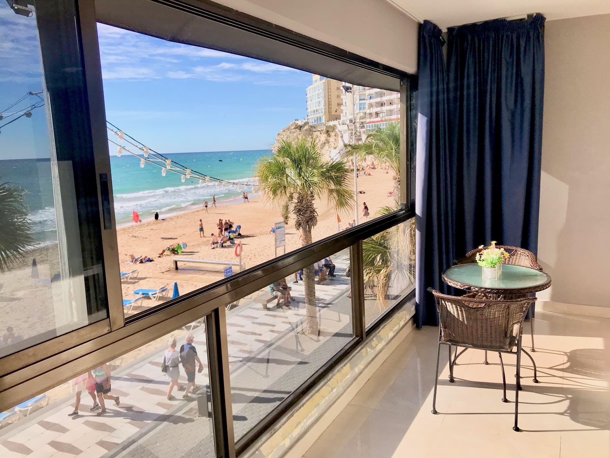 LEVANTE SEAFRONT BEACH BLUELINE R003