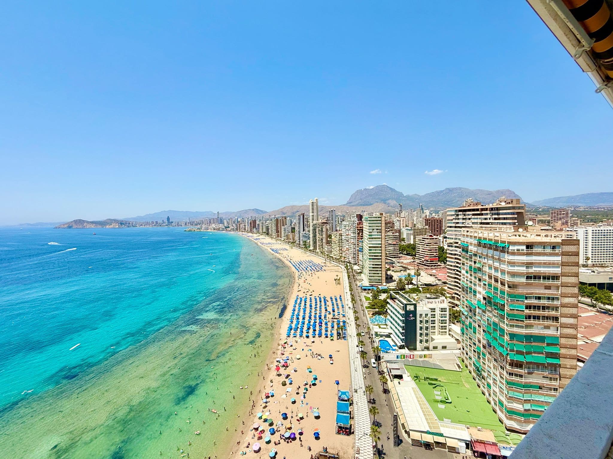 LUXURY BENIDORM FRONTLINE APARTMENT LEVANTE (A053)