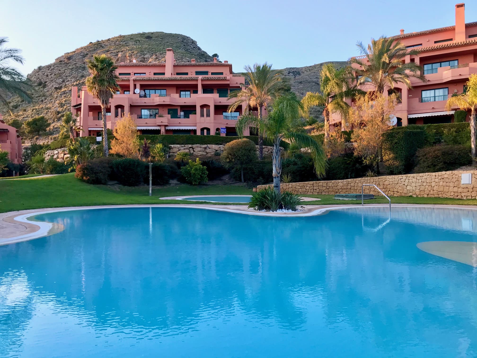 PENTHOUSE IN SIERRA CORTINA R024